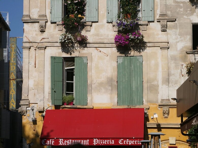 Cosy Holiday Home In Arles With Pool