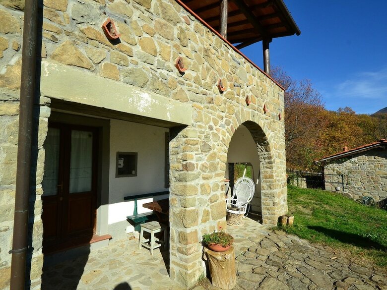 Lovely Holiday Home With Swimming Pool, Fireplace, Parking