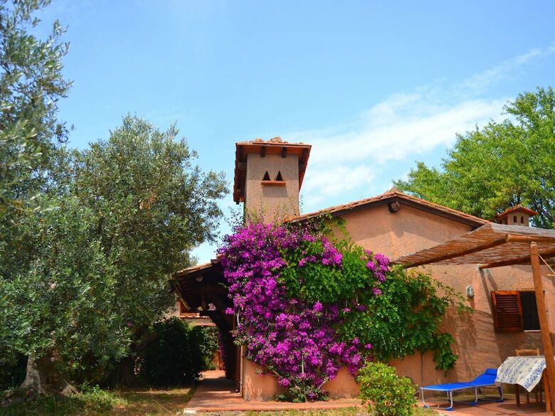 Comfy Holiday Home In Monte Argentario With Garden