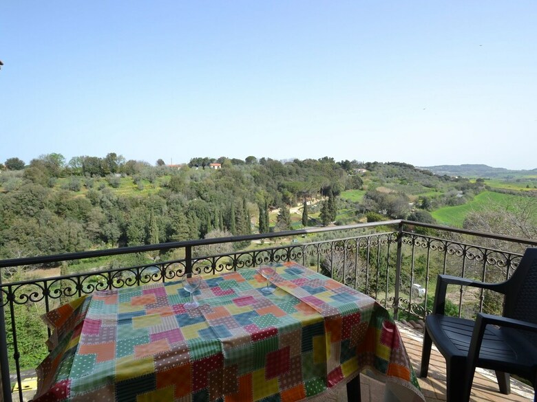 Cozy Holiday Home In Bibbona With Balcony & Heating