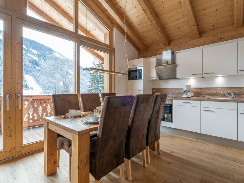 Quaint Chalet With Garden In Wald Im Pinzgau