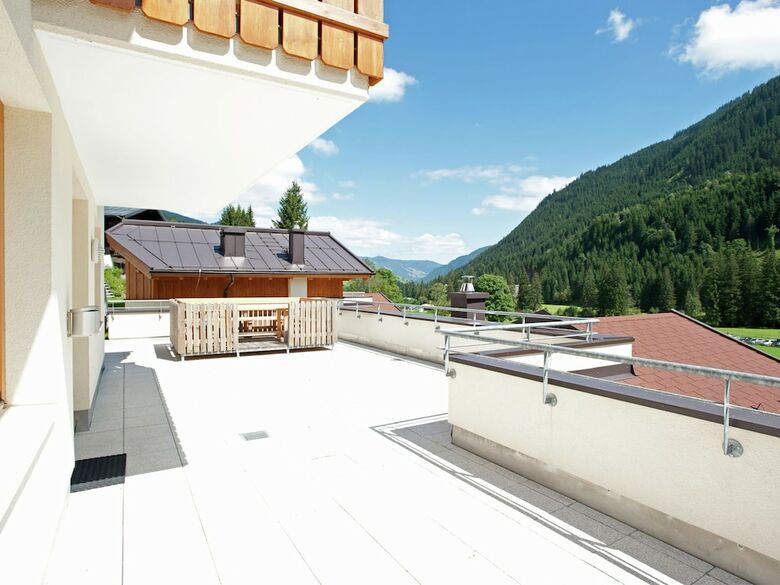 Boutique Chalet In Saalbach-hinterglemm With Balcony