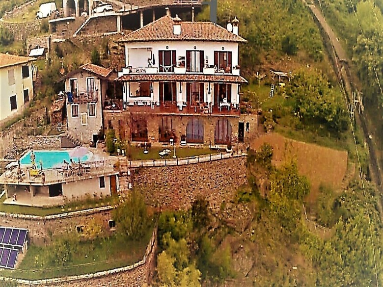 Modern Holiday Home With Swimming Pool In Gravedona