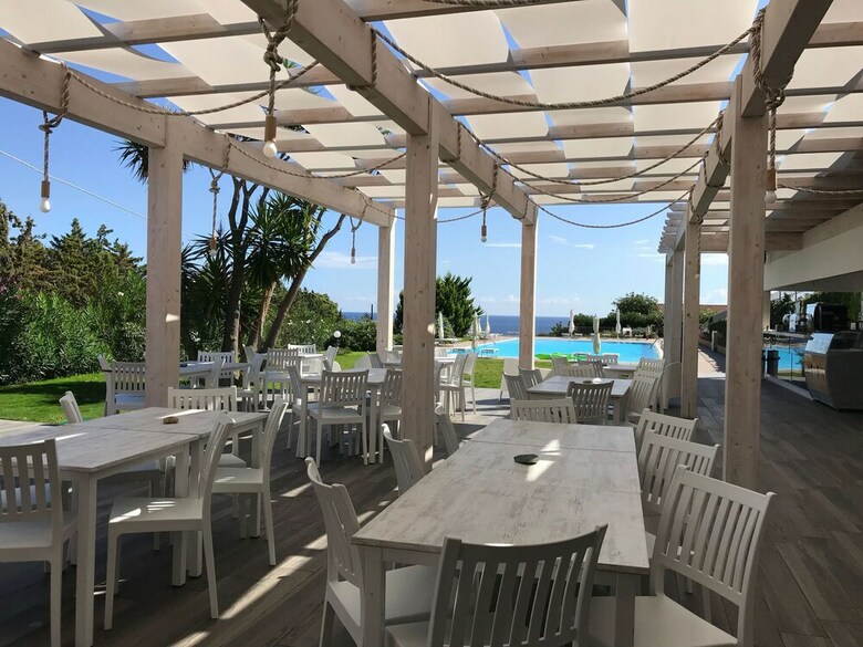 Panoramic Villa With Pool, 200 Meters From The Beach