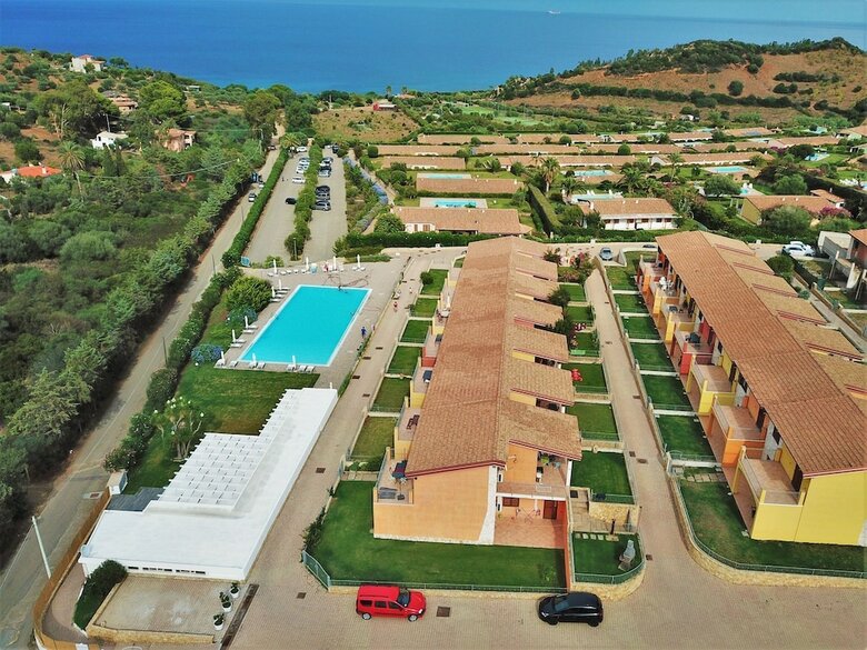 Panoramic Villa With Pool, 200 Meters From The Beach