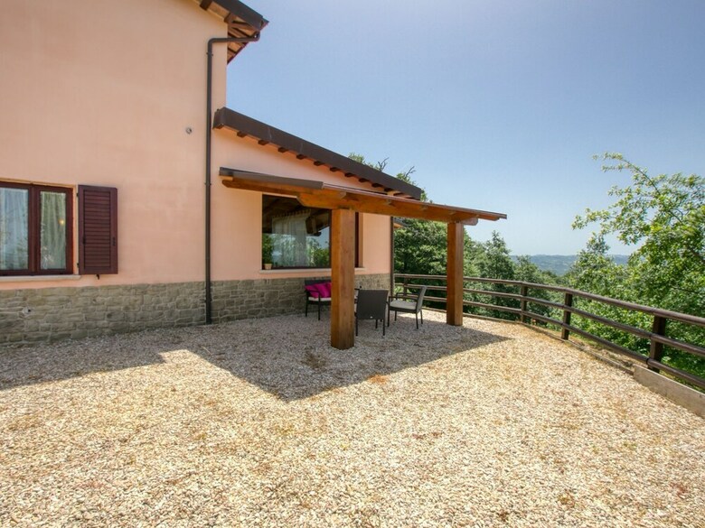 Cozy Farmhouse In Apecchio With Jacuzzi
