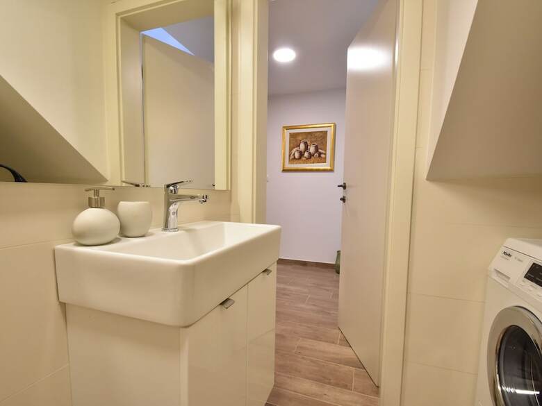 Spacious And Comfortable Apartment, 3 Km Outside The Historical Centre Of Split