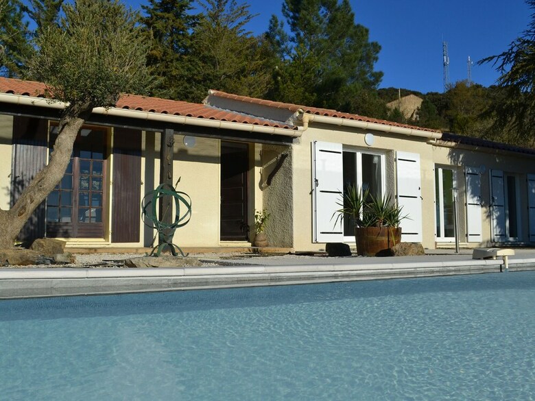 Delighful Villa In Berlou With Private Swimming Pool