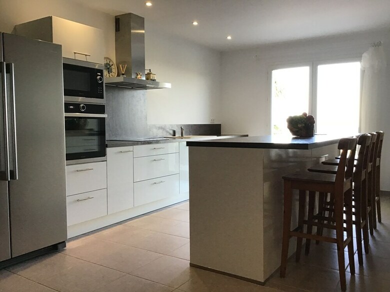 Delighful Villa In Berlou With Private Swimming Pool