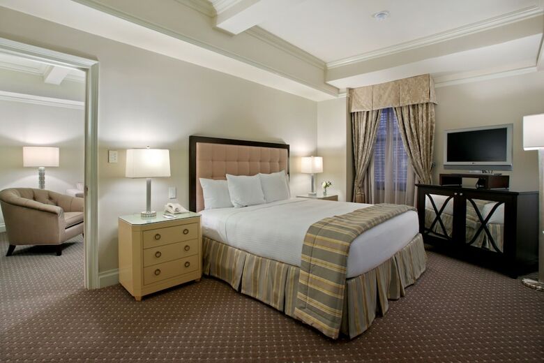 Hotel Warwick