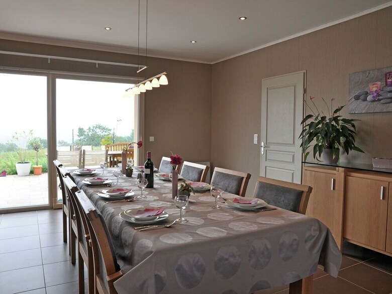 Luxurious Child-friendly Villa With Heated Private Pool And Stunning View