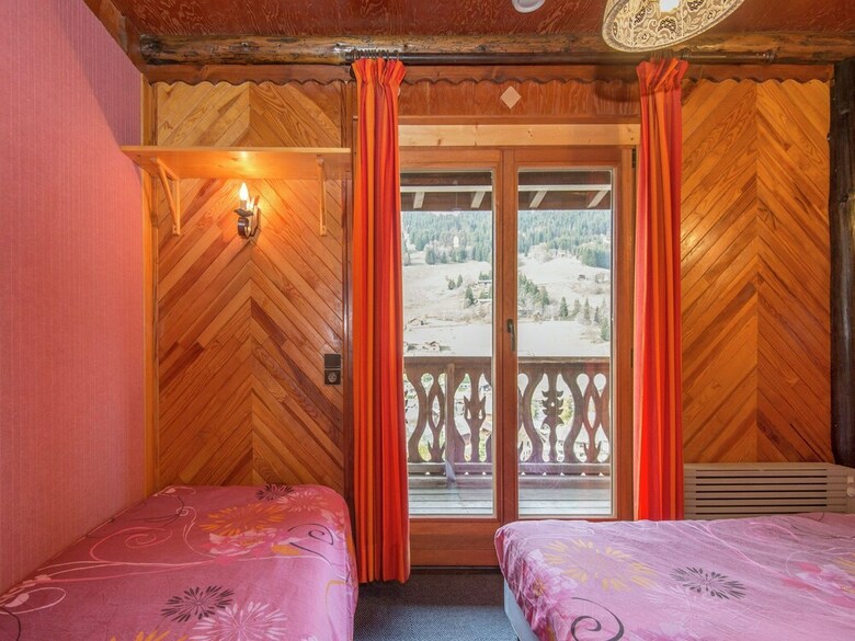 Comfortable, Detached Holiday Home For Nine People Near Les Gets
