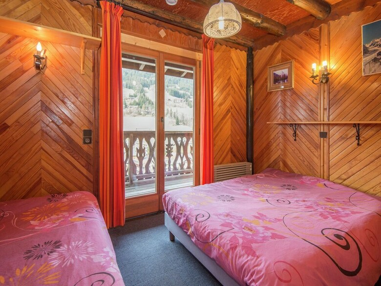 Comfortable, Detached Holiday Home For Nine People Near Les Gets