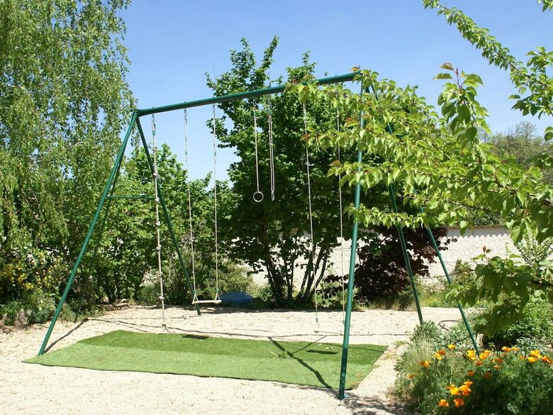 Airconditioned, Spacious Villa In Gar�oult With A Private Pool