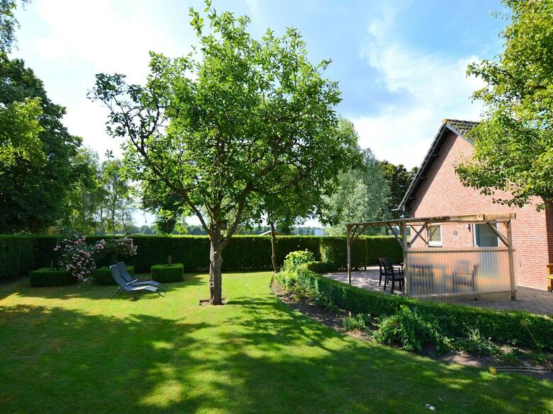 Decorative Holiday Home In Vorstenbosch On Alpaca Farm
