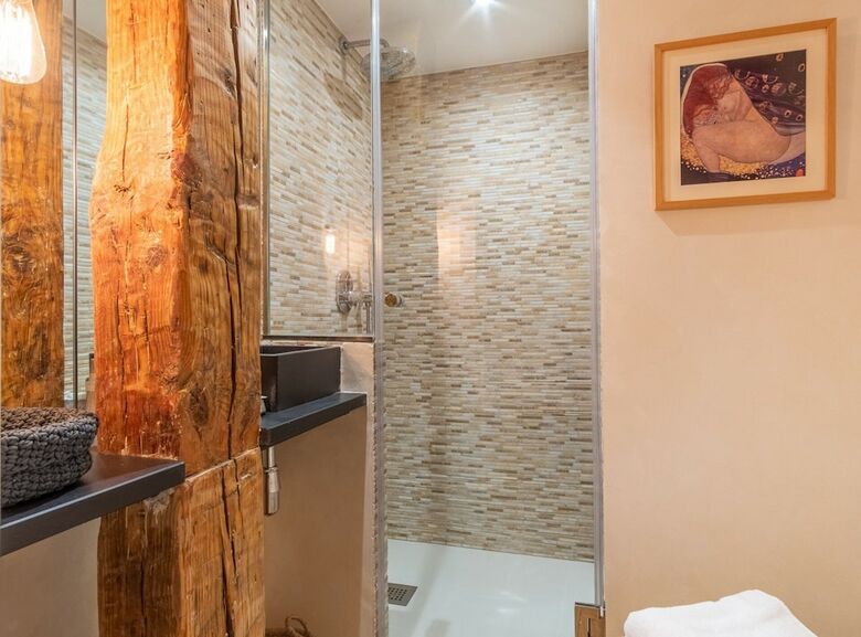 Chueca 2 Bedrooms In The Middle Of Chueca