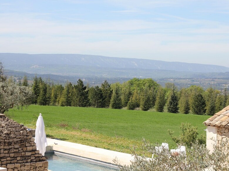 Posh Villa In Apt With Garden And Mountain Views