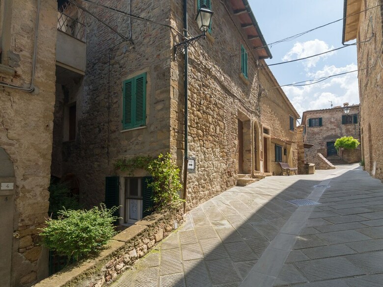 Cozy Holiday Home In Montecastelli Pisano With Balcony