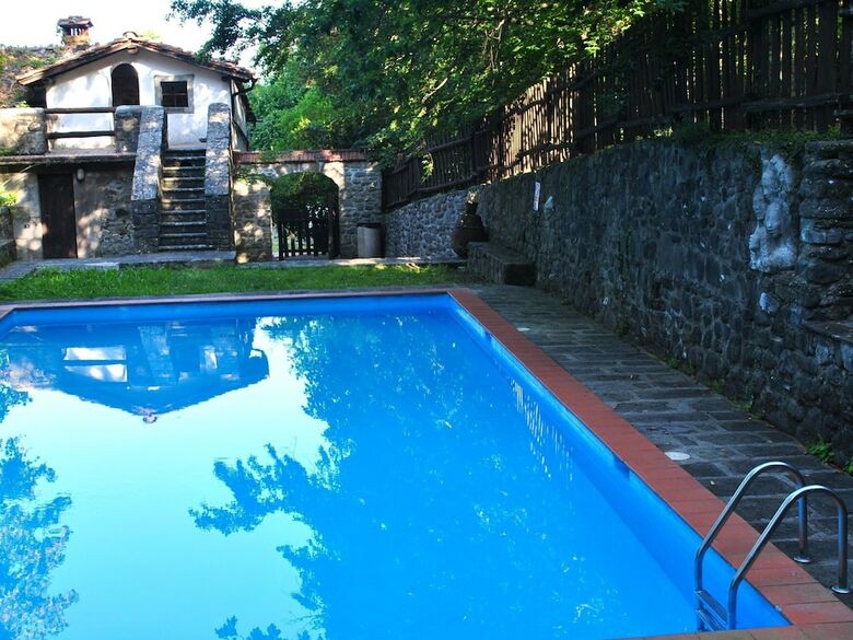 Holiday Home In Migliorini With Pool, Terrace, Fireplace