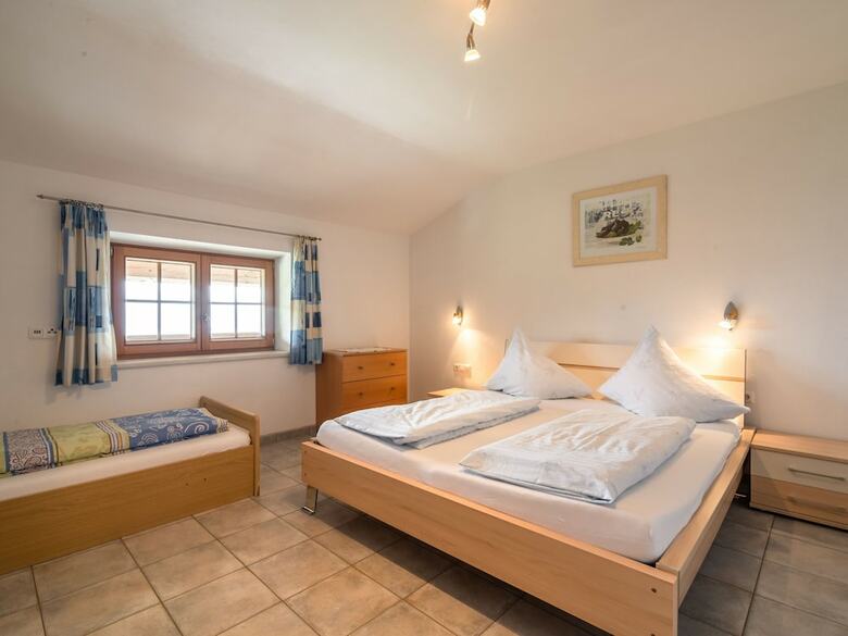 Beautiful Mansion In S�ll With Garden