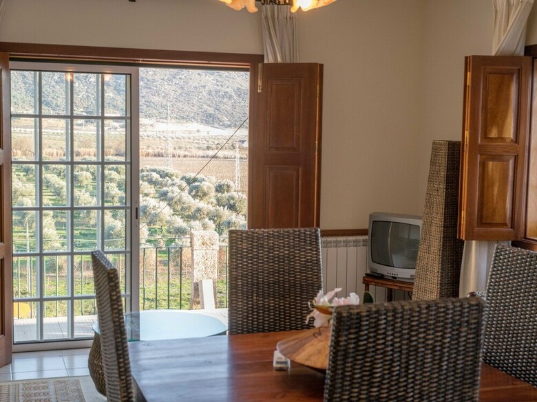 Cozy Cottage In Vila Flor With Swimming Pool