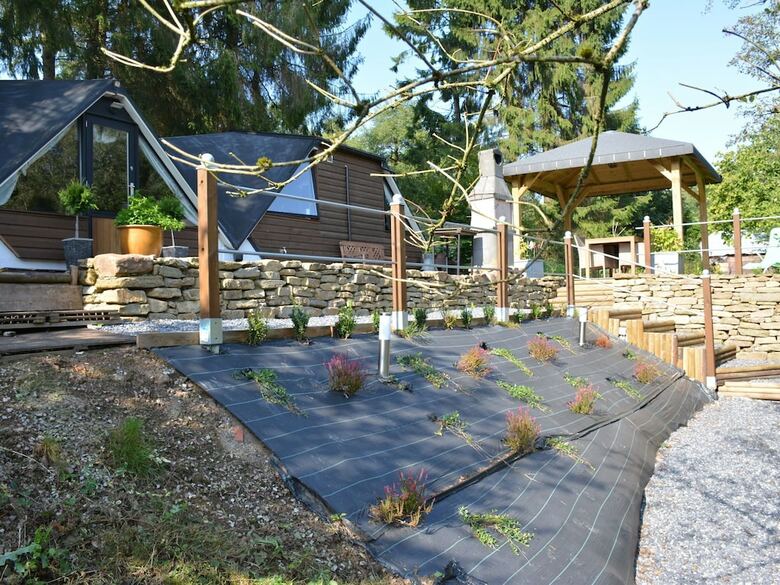 Unusual Chalet In The Woods, Very Comfortable, Nice Covered Terrace, Quiet