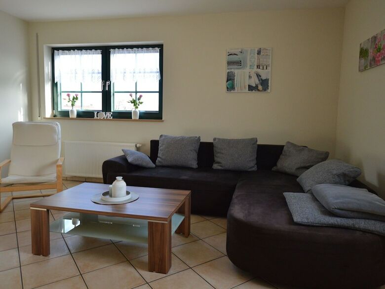 Spacious Apartment With Garden In Welschbillig Germany