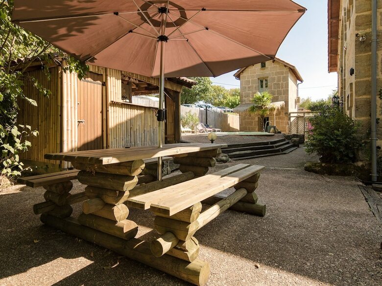 Luxurious Restored Building With Heated Swimming Pool, Terraces And Jacuzzi