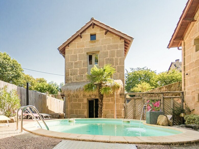 Luxurious Restored Building With Heated Swimming Pool, Terraces And Jacuzzi