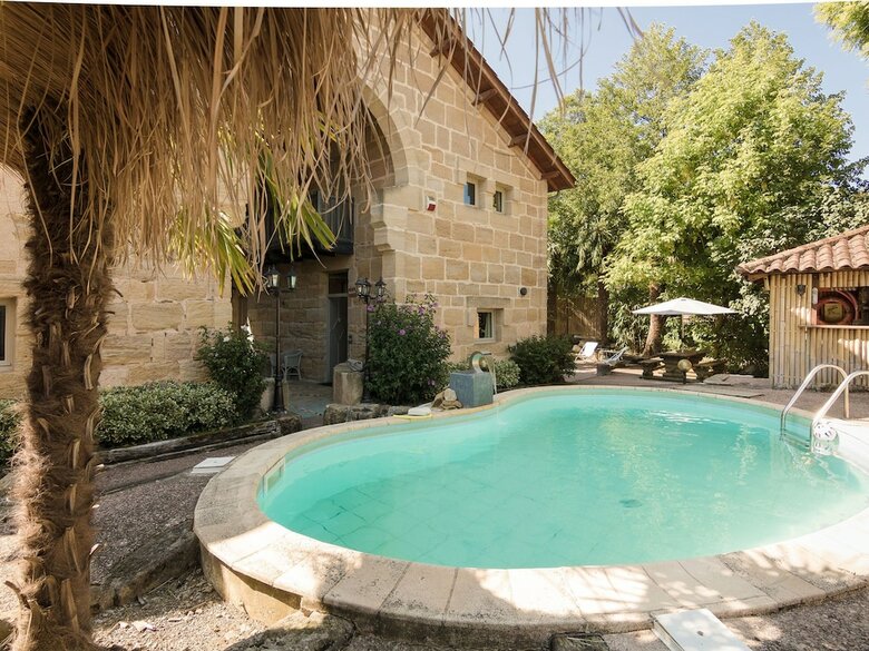 Luxurious Restored Building With Heated Swimming Pool, Terraces And Jacuzzi