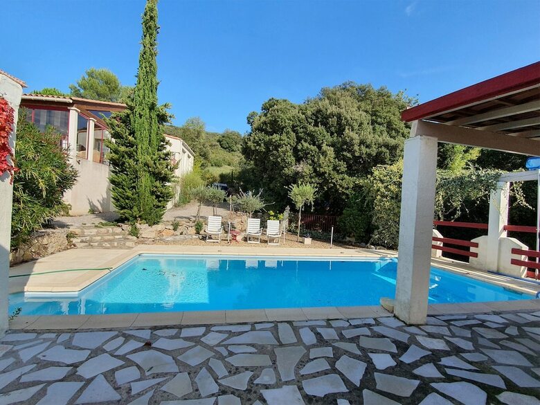 Cozy Holiday Home With Private Swimming Pool In Pierrerue