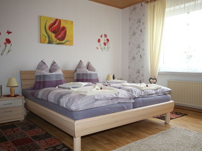 Cozy Apartment In Strotzb�sch Near Eifel Center