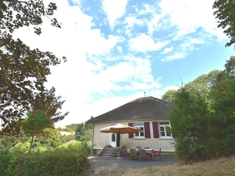 Serene Holiday Home In Cuzy With Swimming Pool