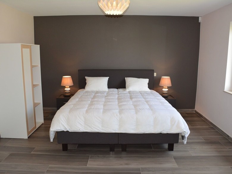 Villa With Modern Conveniences Completely Renovated Next To A Beautiful Garden