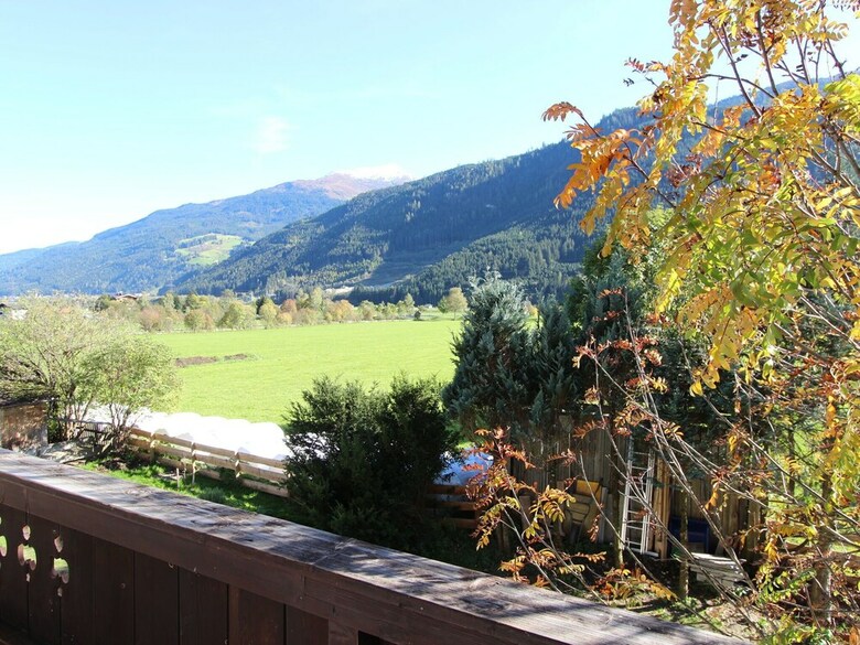 Cosy Apartment In M�hlbach With Balcony