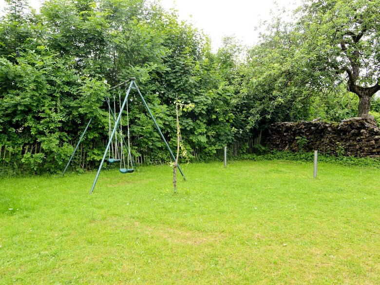 Vintage Cottage With Shared Garden In Paliseul