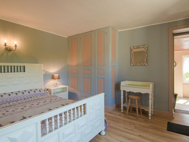 Cosy Holiday Home With All Modern Comforts, Set On A Hill With Nice Views
