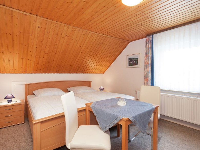 Apartment In Polle With Heating, Terrace, Bbq, Deckchairs
