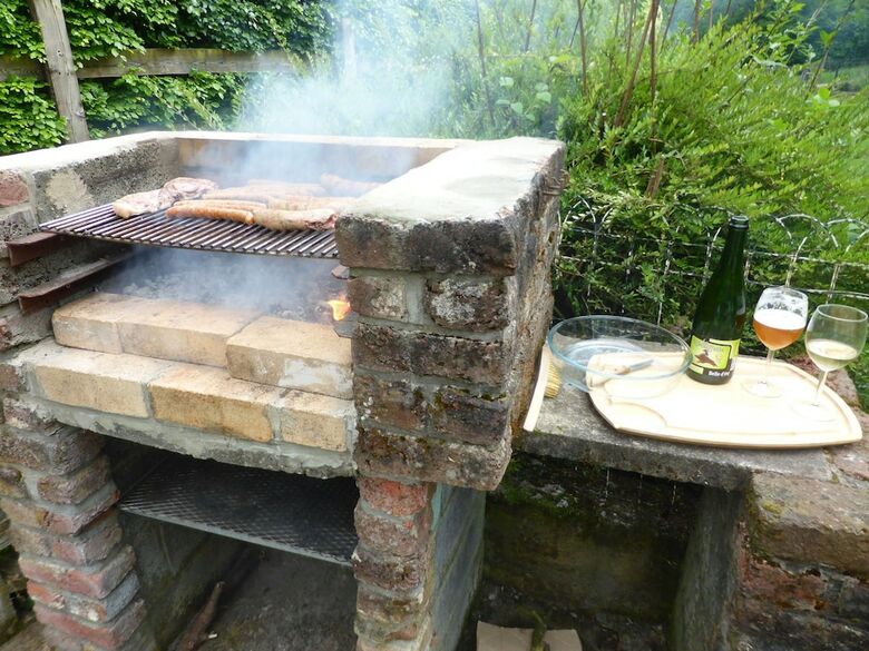 Cosy Chalet In Bomal-sur-ourthe With Terrace