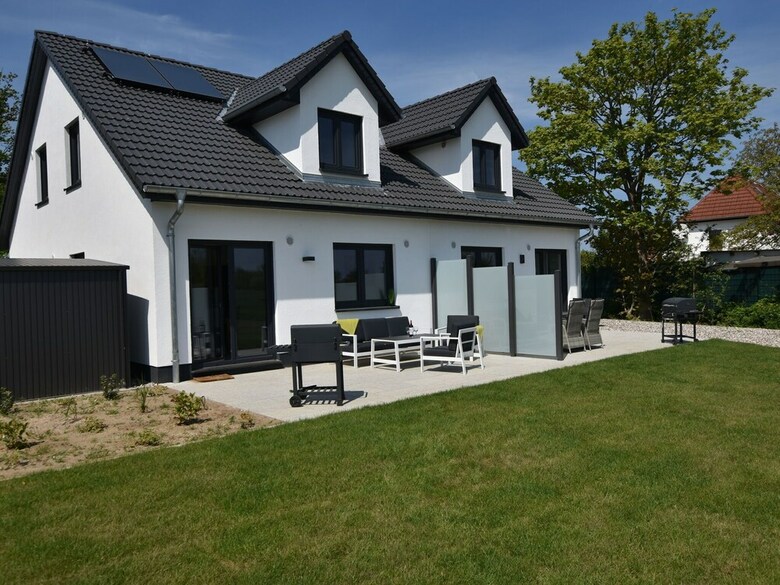 Luxurious Holiday Home In K�hlungsborn With Terrace