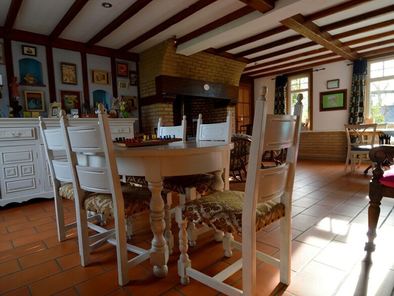 Cozy Holiday Home In Hondschoote With Terrace