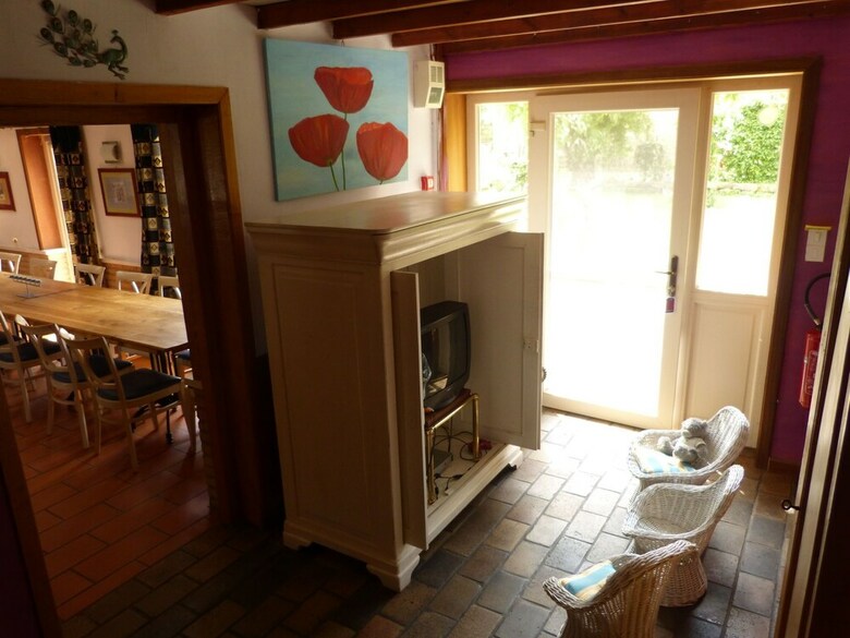 Cozy Holiday Home In Hondschoote With Terrace