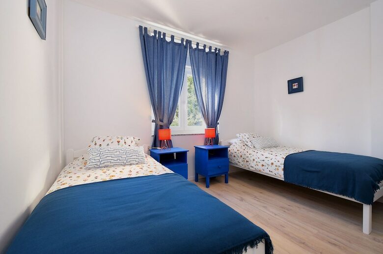 Apartment 1811