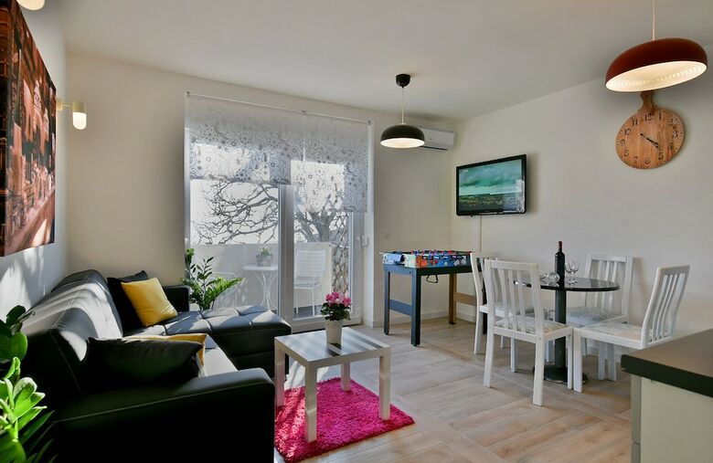 Apartment 1811