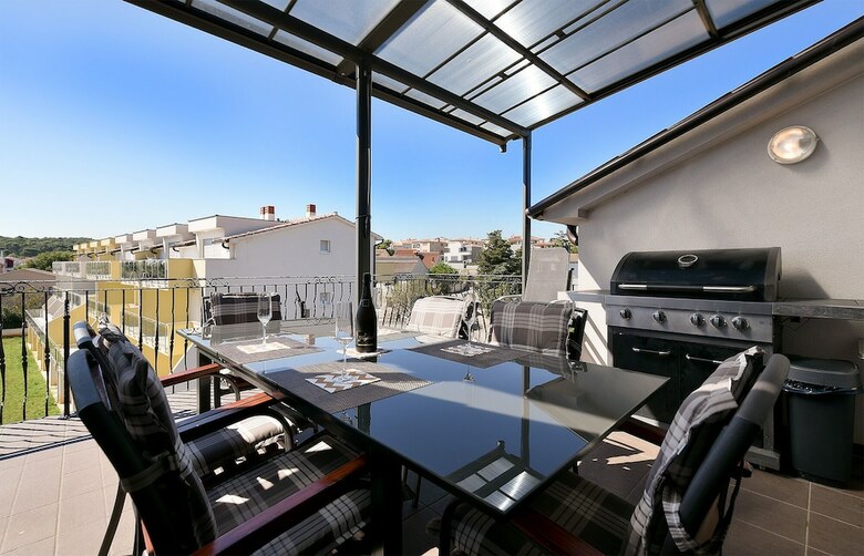 Apartment 1955