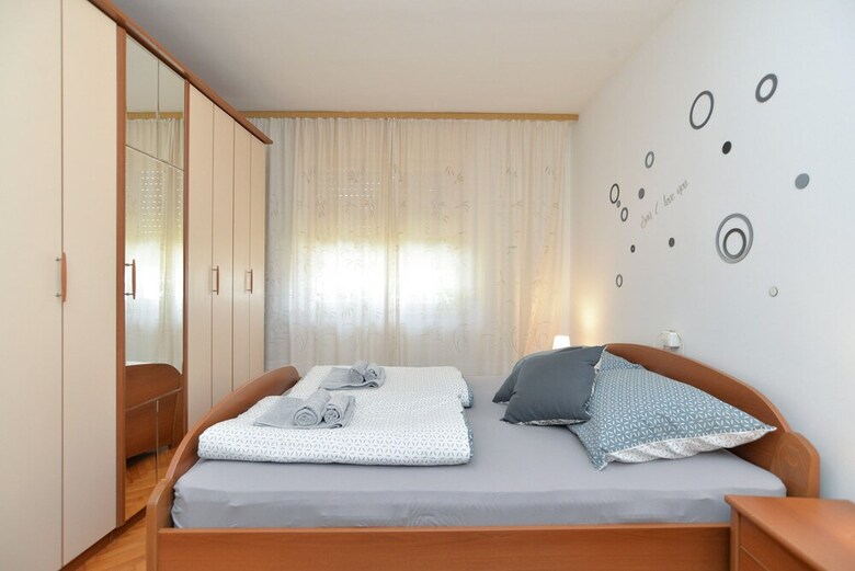 Apartment 1905