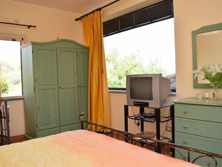 Charming Holiday Home In Piedimonte Etneo With Pool