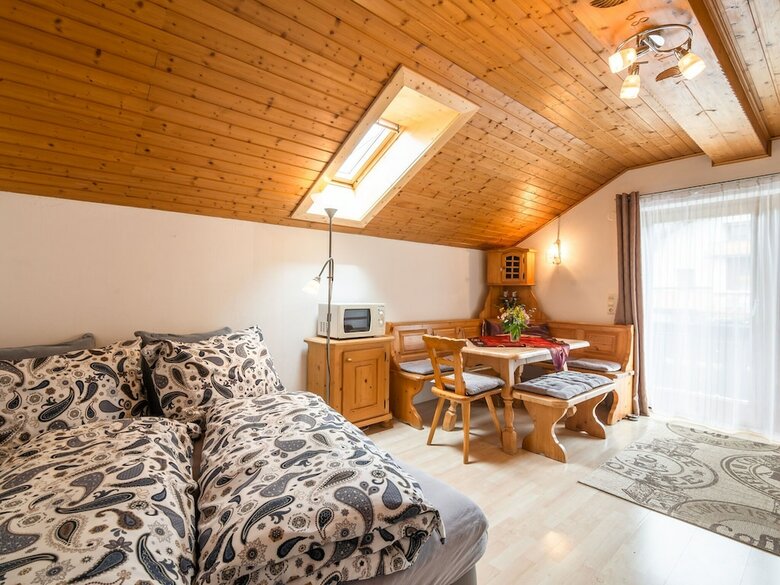 Luxury Apartment In Tr�polach With Swimming Pool