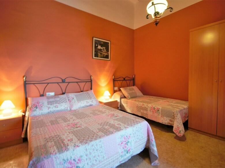 Luxurious Cottage In Vila-sacra With Terrace