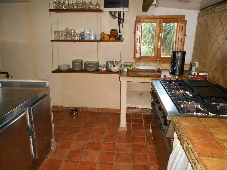 Comfortable Cottage In Renau Costa Dorada With Roofed Patio